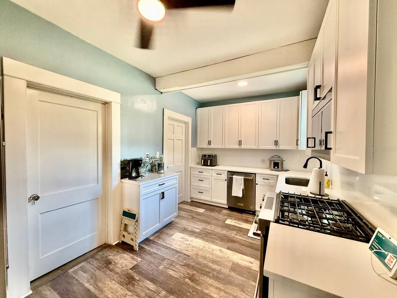 Image 13 of 33 For 3805 Arlington Avenue