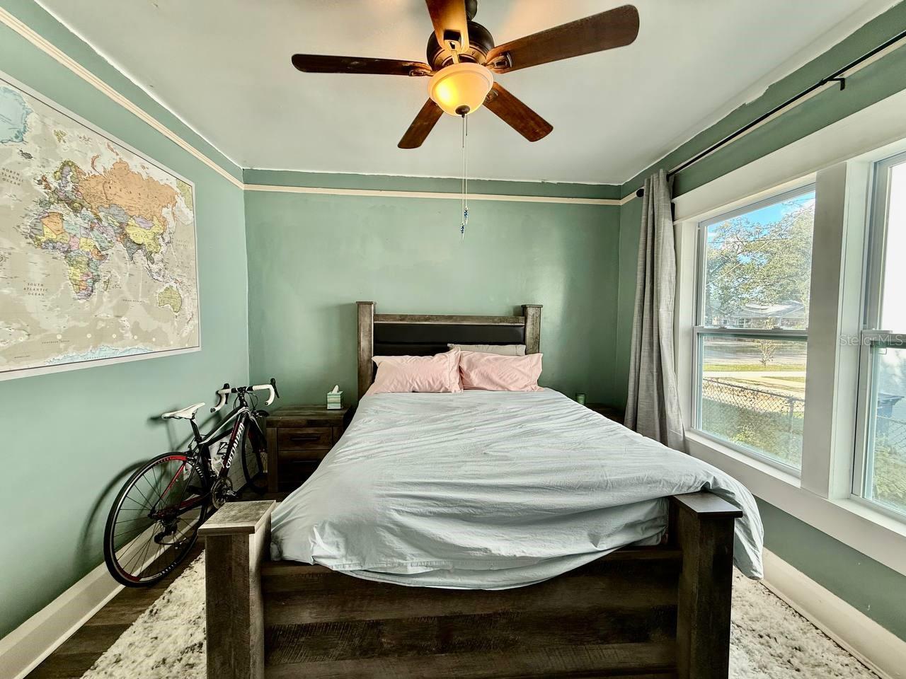 Image 19 of 33 For 3805 Arlington Avenue