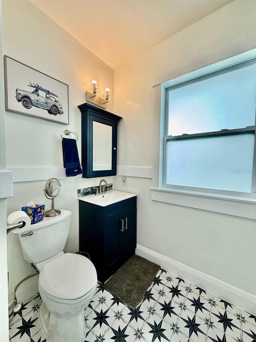 Image 22 of 33 For 3805 Arlington Avenue