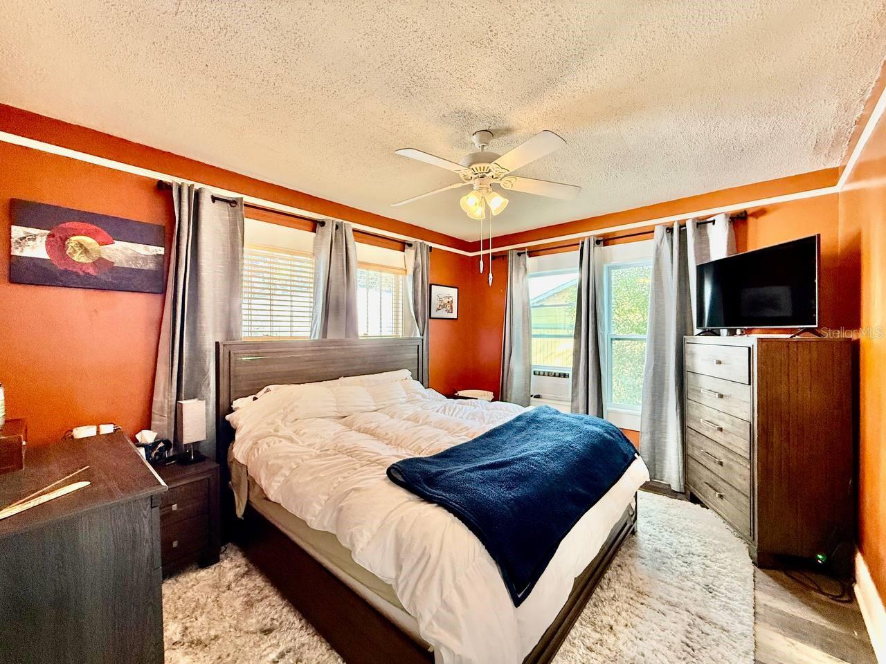 Image 24 of 33 For 3805 Arlington Avenue