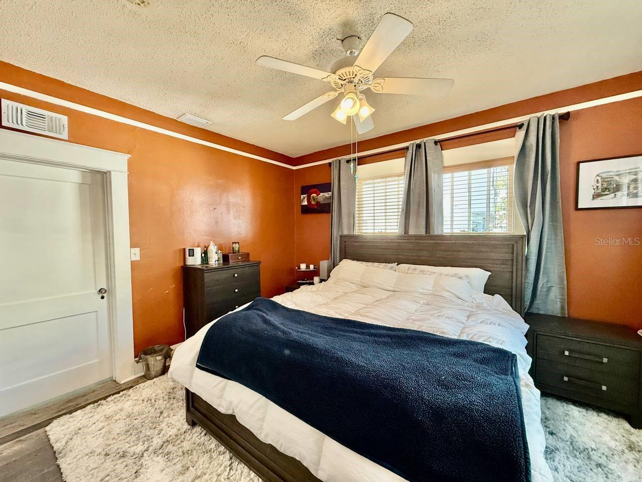 Image 25 of 33 For 3805 Arlington Avenue