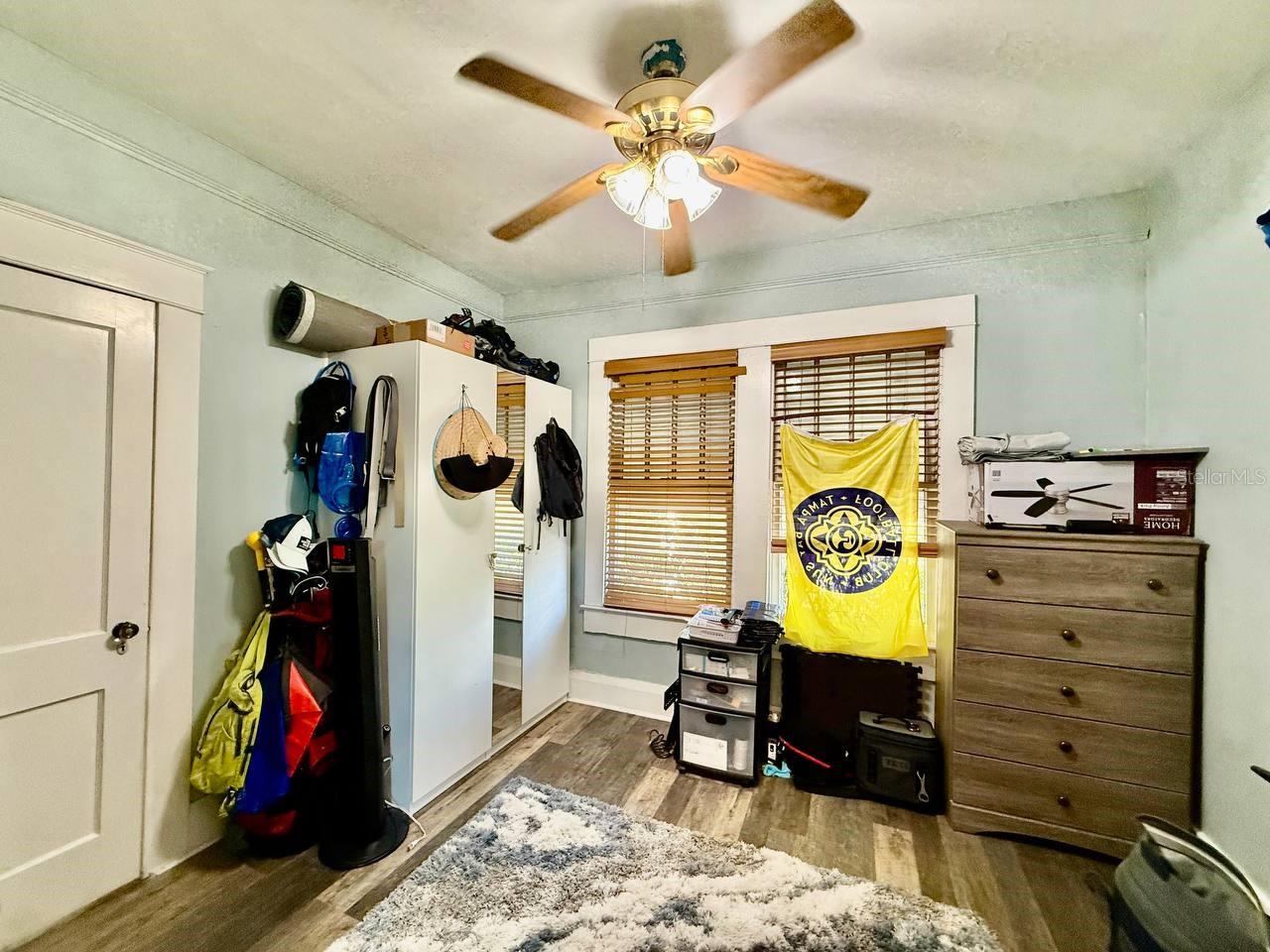 Image 27 of 33 For 3805 Arlington Avenue