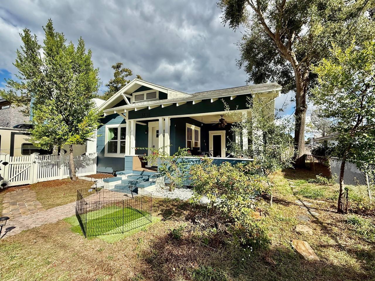 Image 3 of 33 For 3805 Arlington Avenue