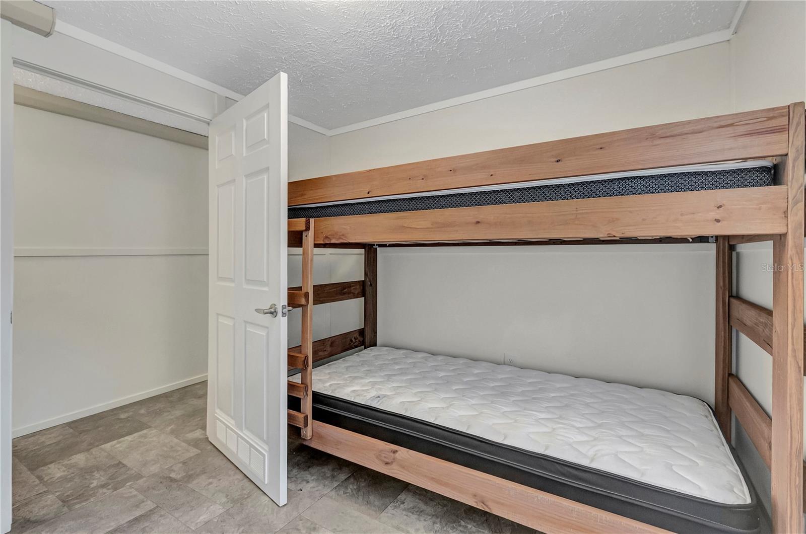 Image 17 of 38 For 6560 Avocado Street