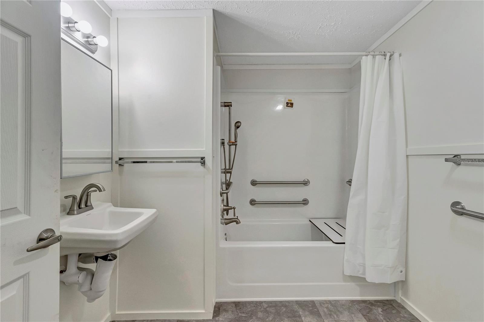 Image 19 of 38 For 6560 Avocado Street