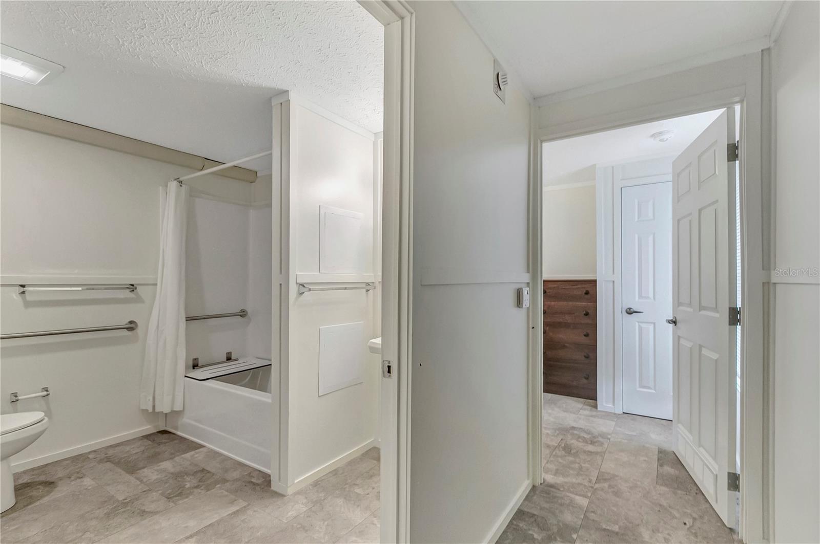 Image 22 of 38 For 6560 Avocado Street