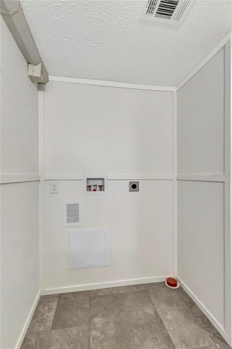 Image 25 of 38 For 6560 Avocado Street