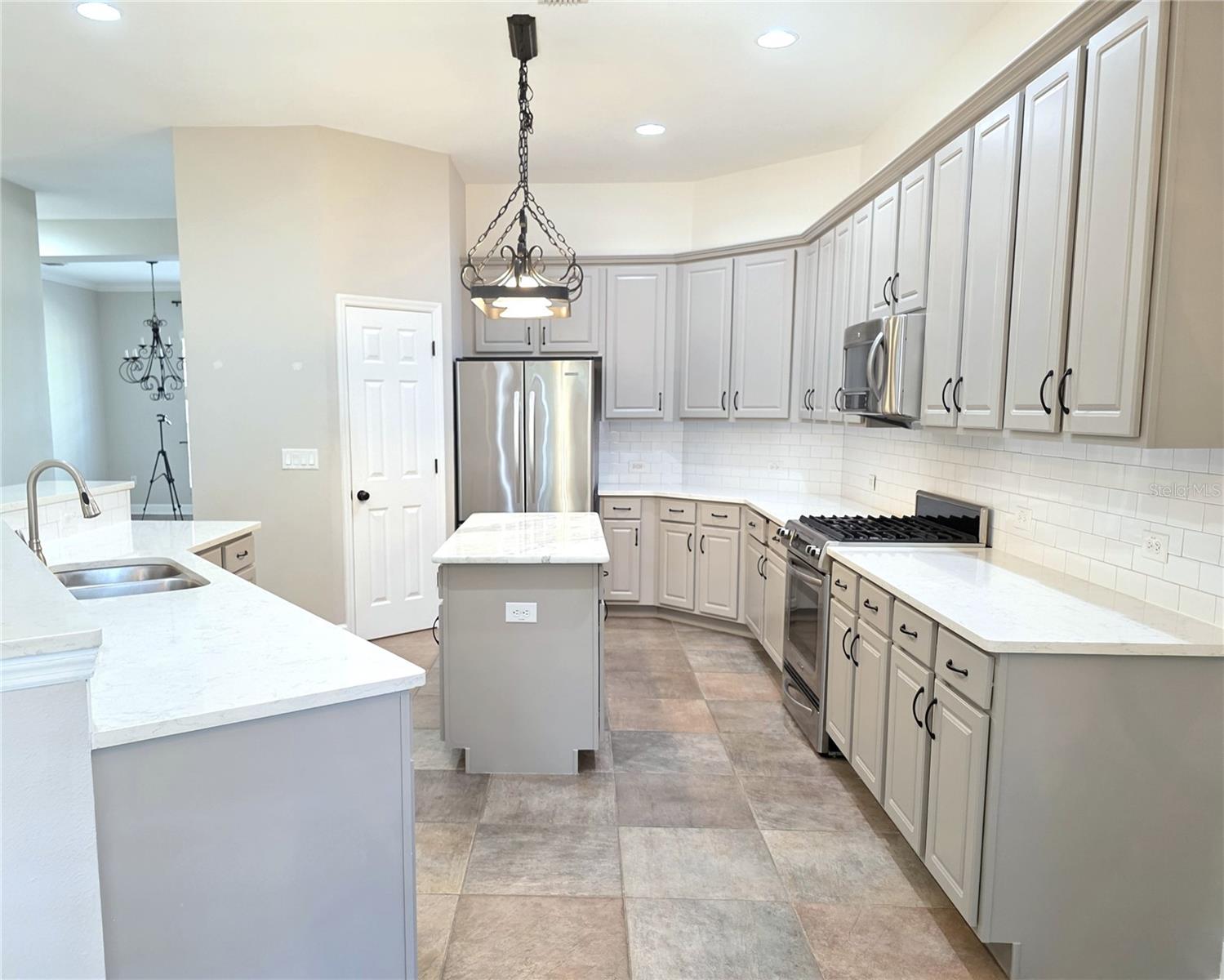 Image 4 of 19 For 511 Crowned Eagle Court