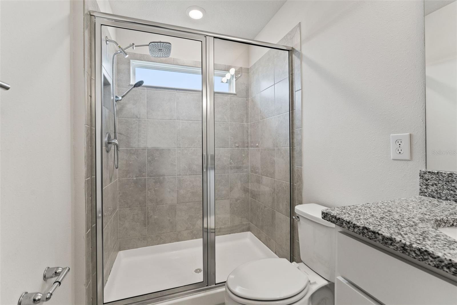 Image 20 of 40 For 31329 Amberview Bend