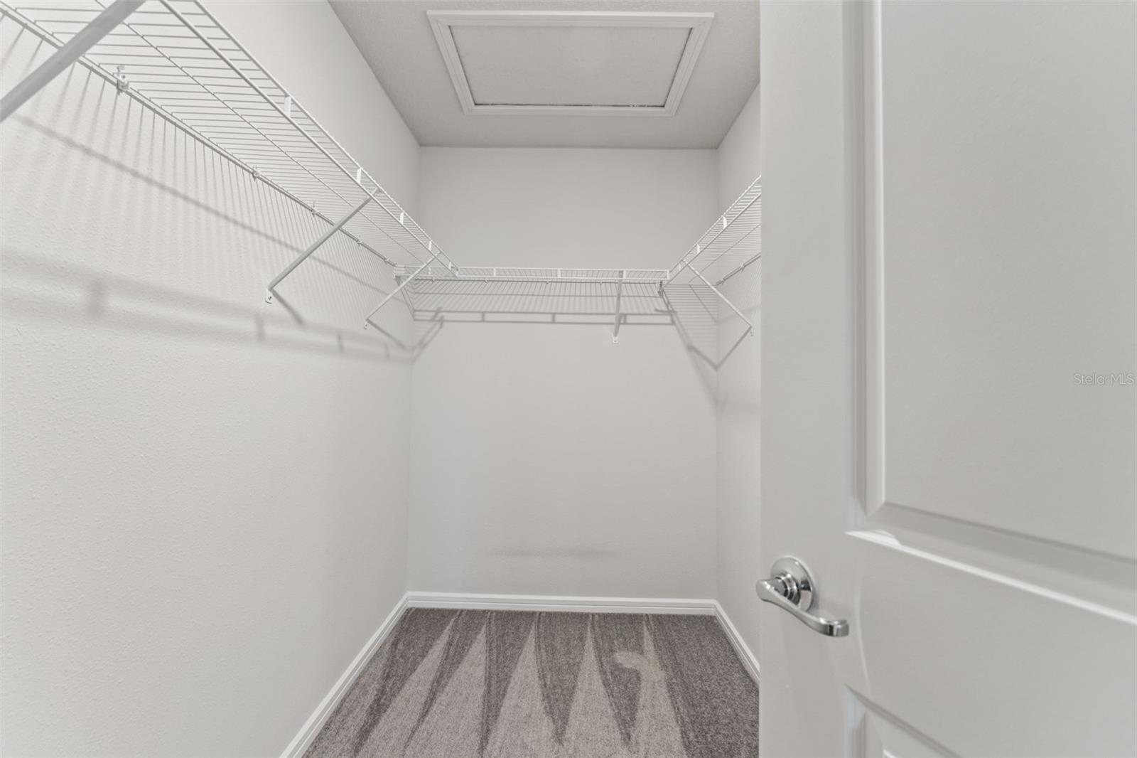 Image 22 of 40 For 31329 Amberview Bend