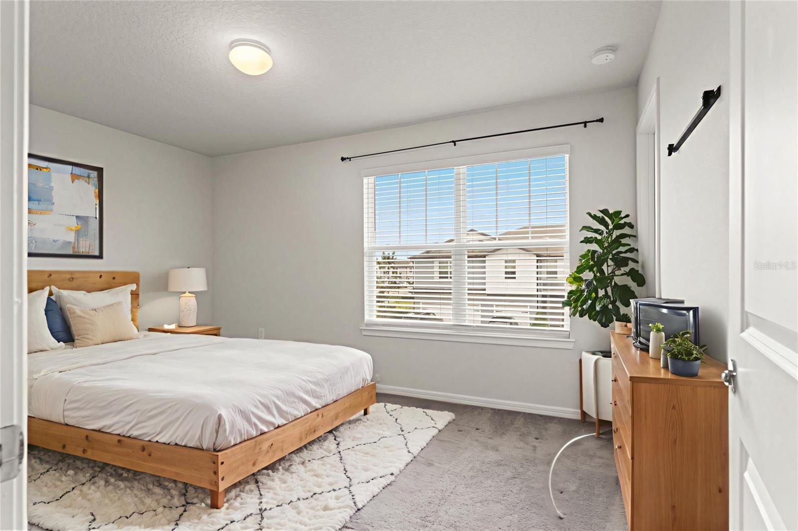 Image 23 of 40 For 31329 Amberview Bend