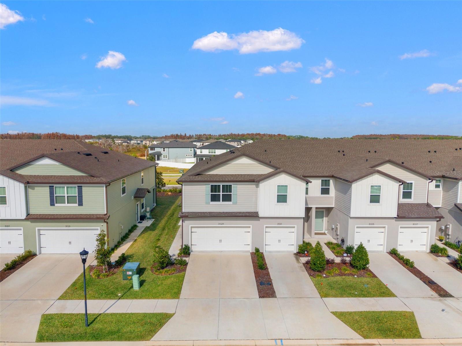 Image 3 of 40 For 31329 Amberview Bend