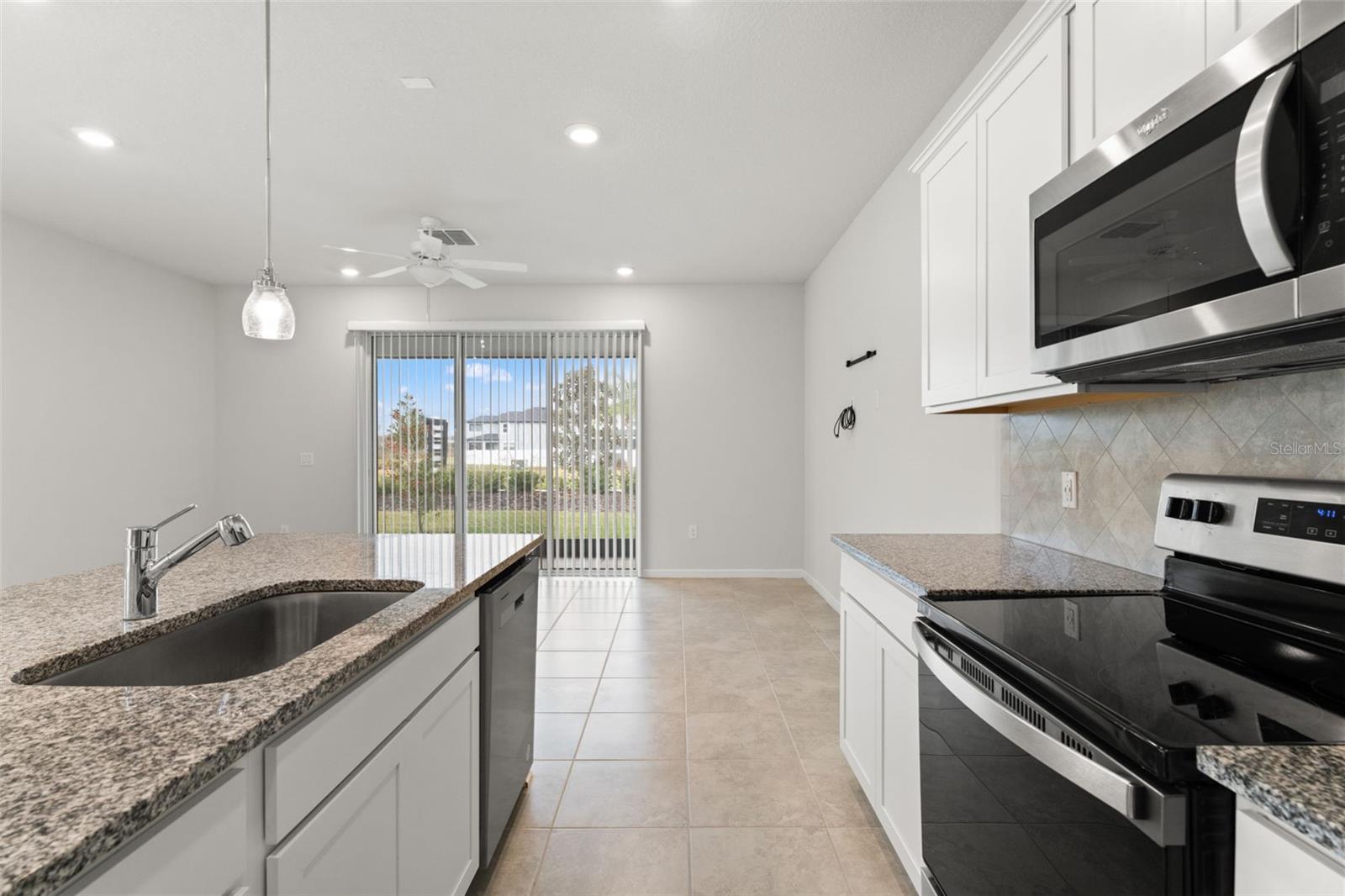 Image 7 of 40 For 31329 Amberview Bend