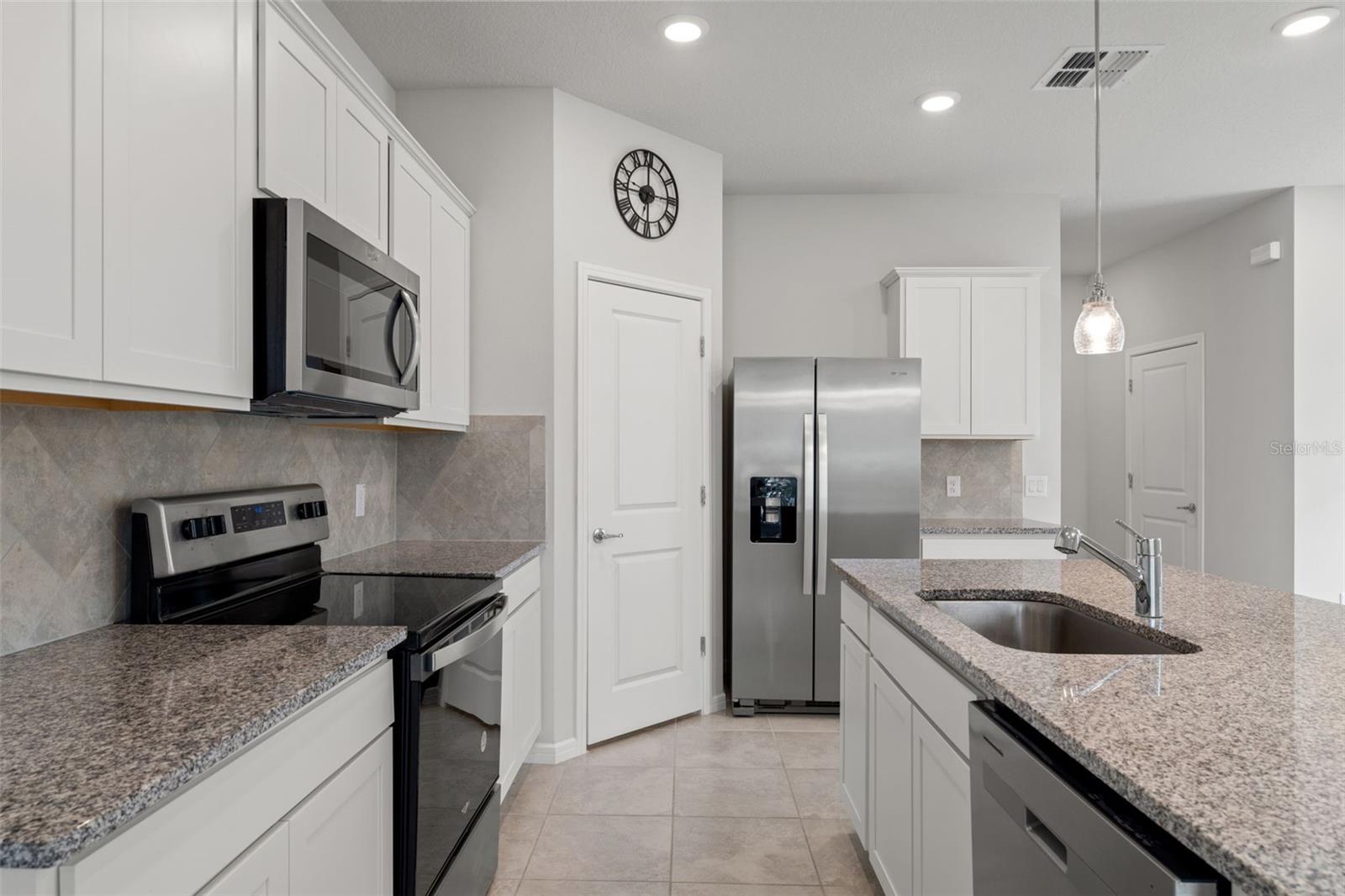 Image 8 of 40 For 31329 Amberview Bend