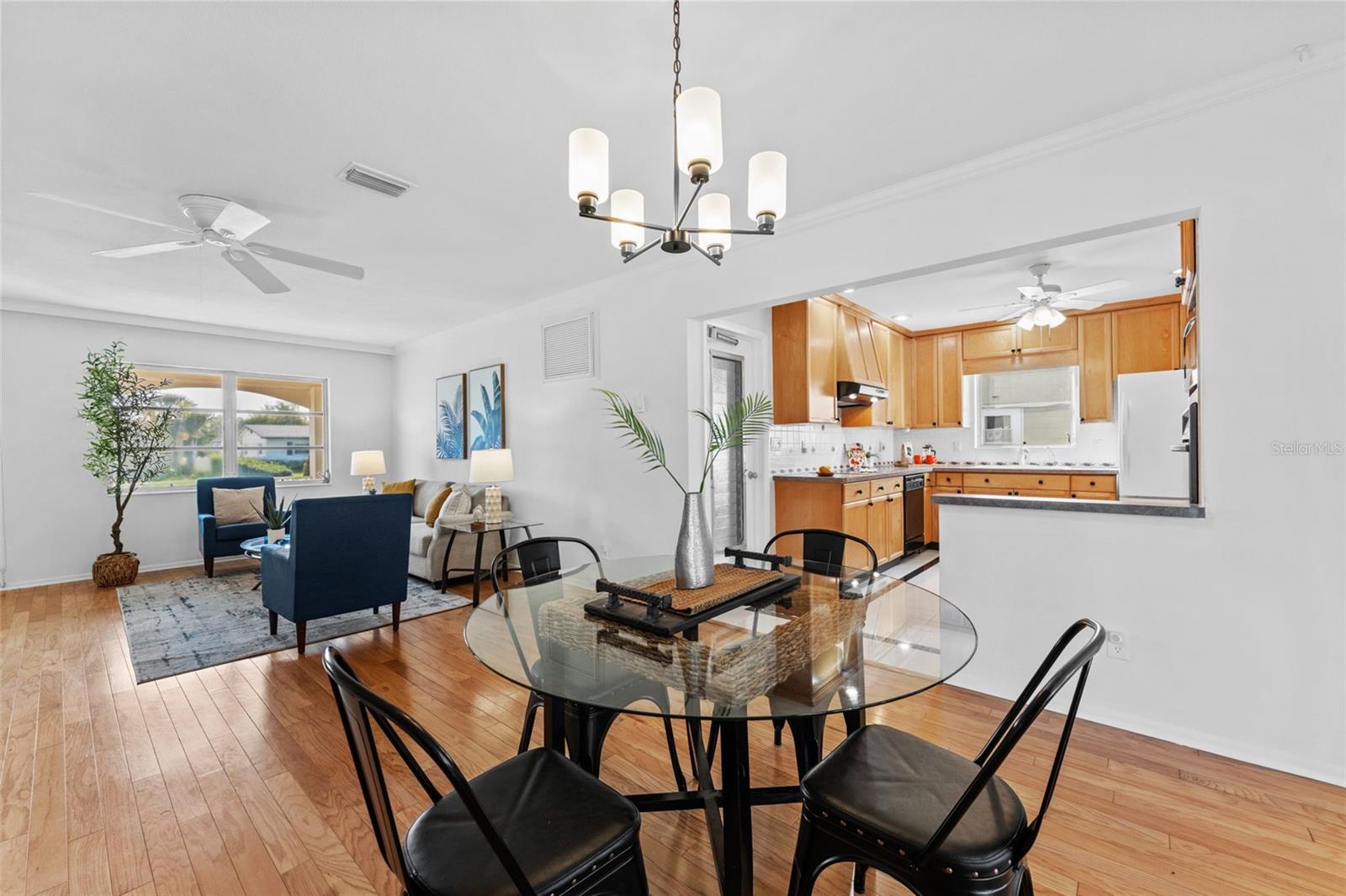 Image 11 of 35 For 11095 87th Avenue