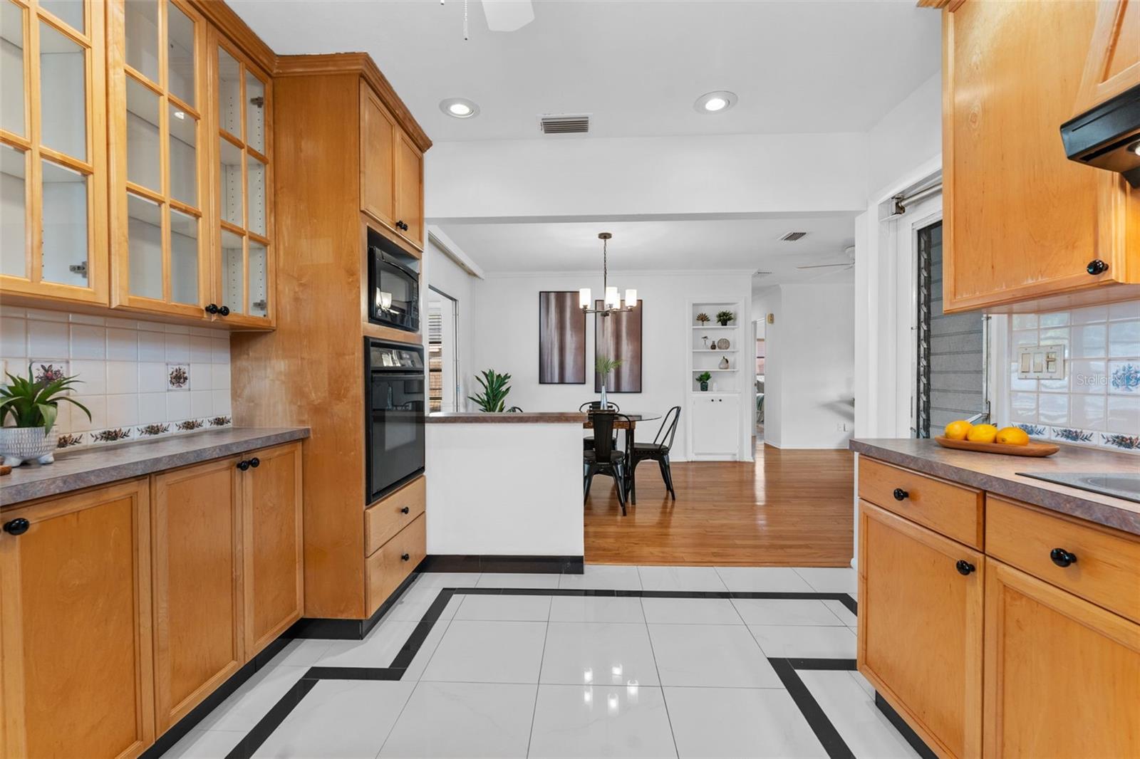 Image 15 of 35 For 11095 87th Avenue