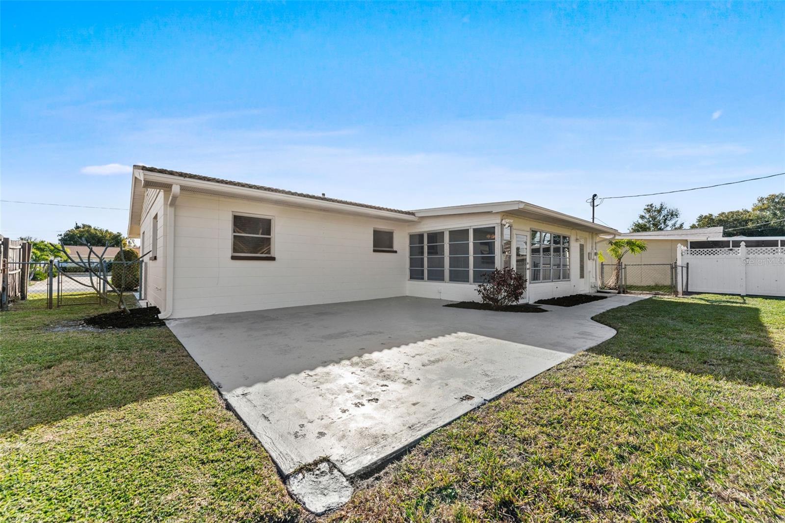 Image 29 of 35 For 11095 87th Avenue