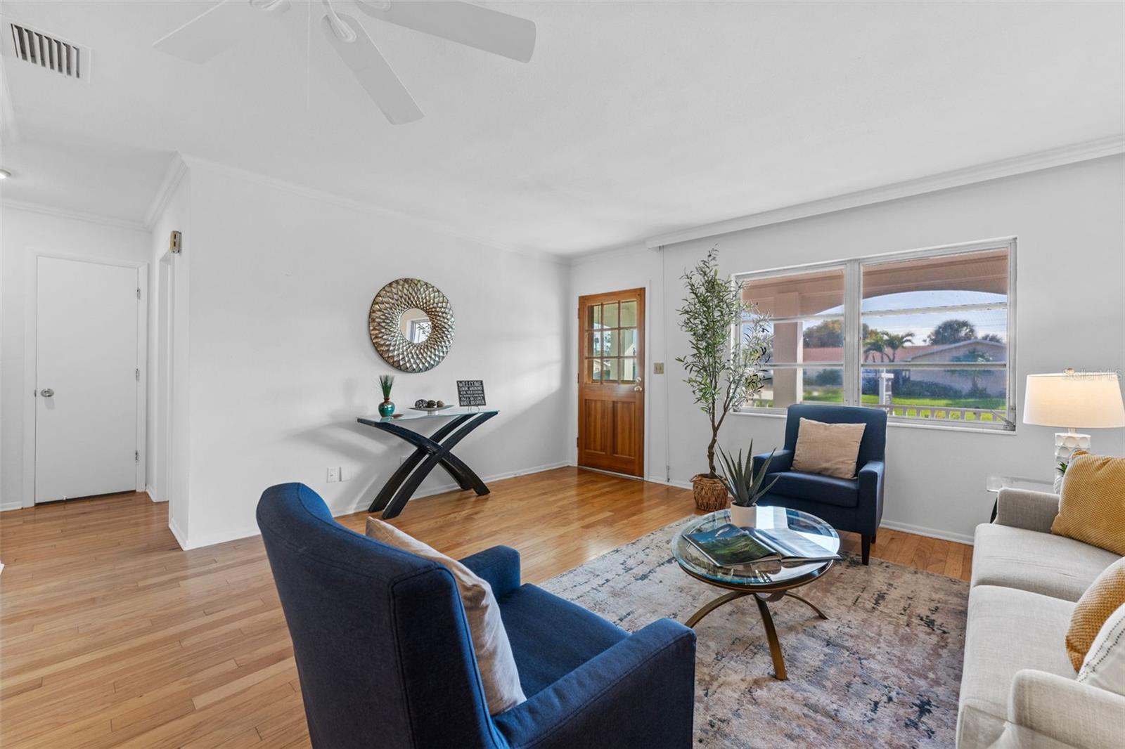 Image 9 of 35 For 11095 87th Avenue