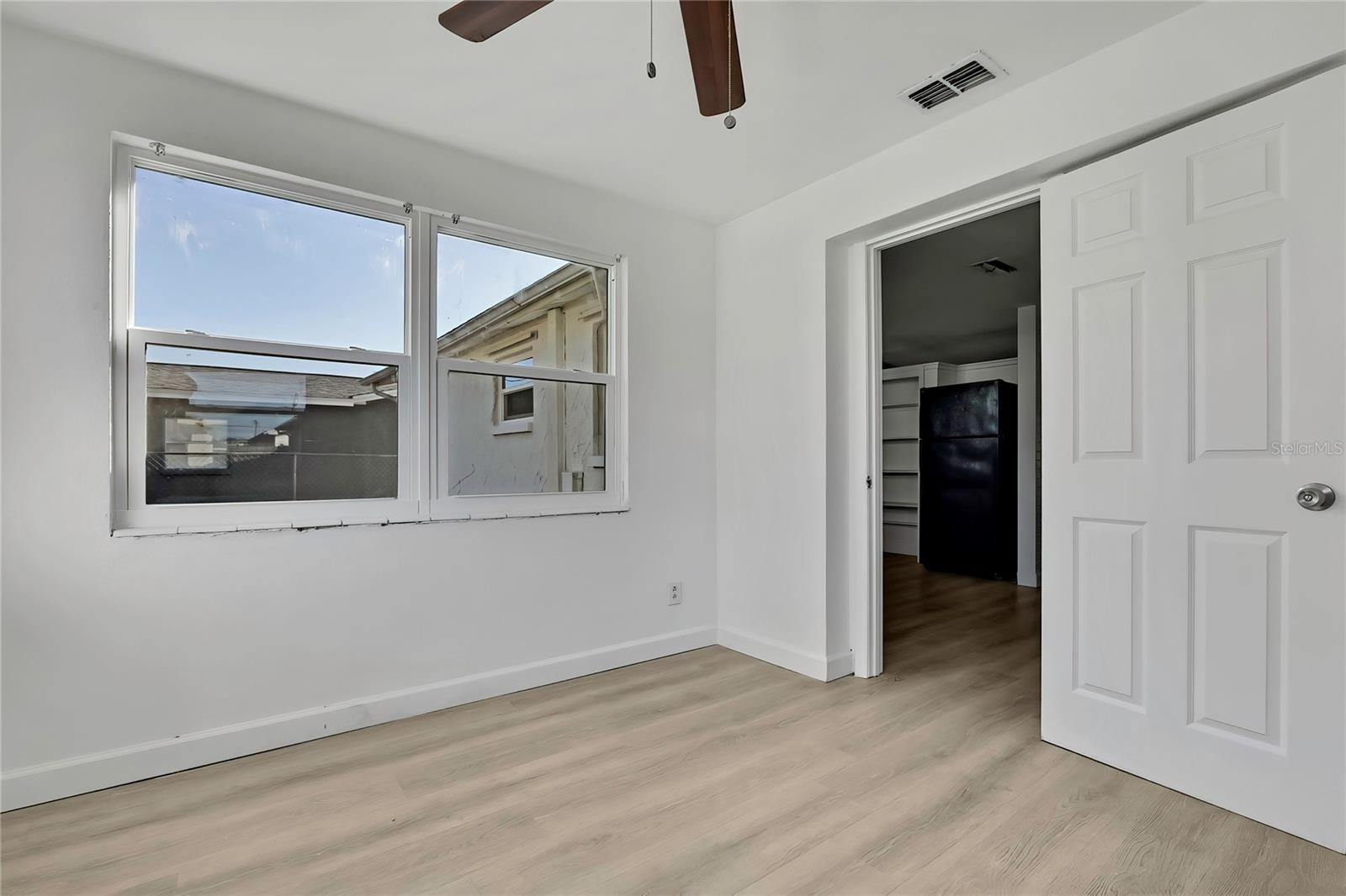 Image 18 of 33 For 4841 Manor Drive