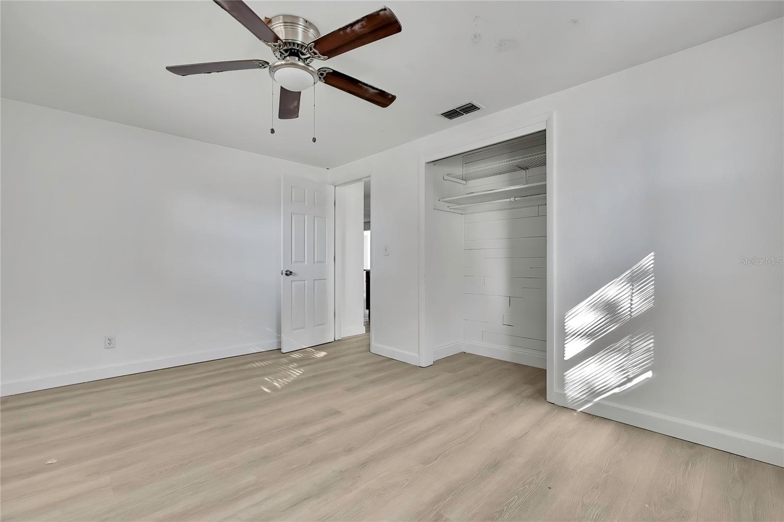 Image 21 of 33 For 4841 Manor Drive