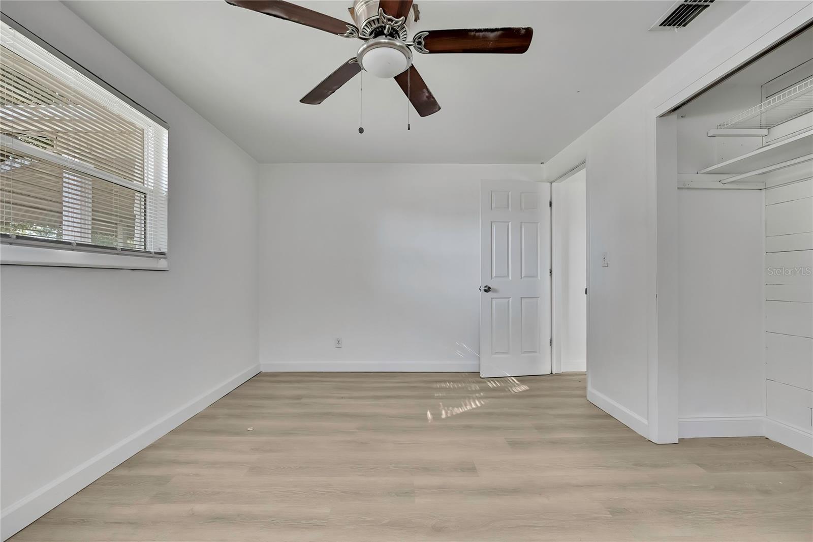 Image 22 of 33 For 4841 Manor Drive