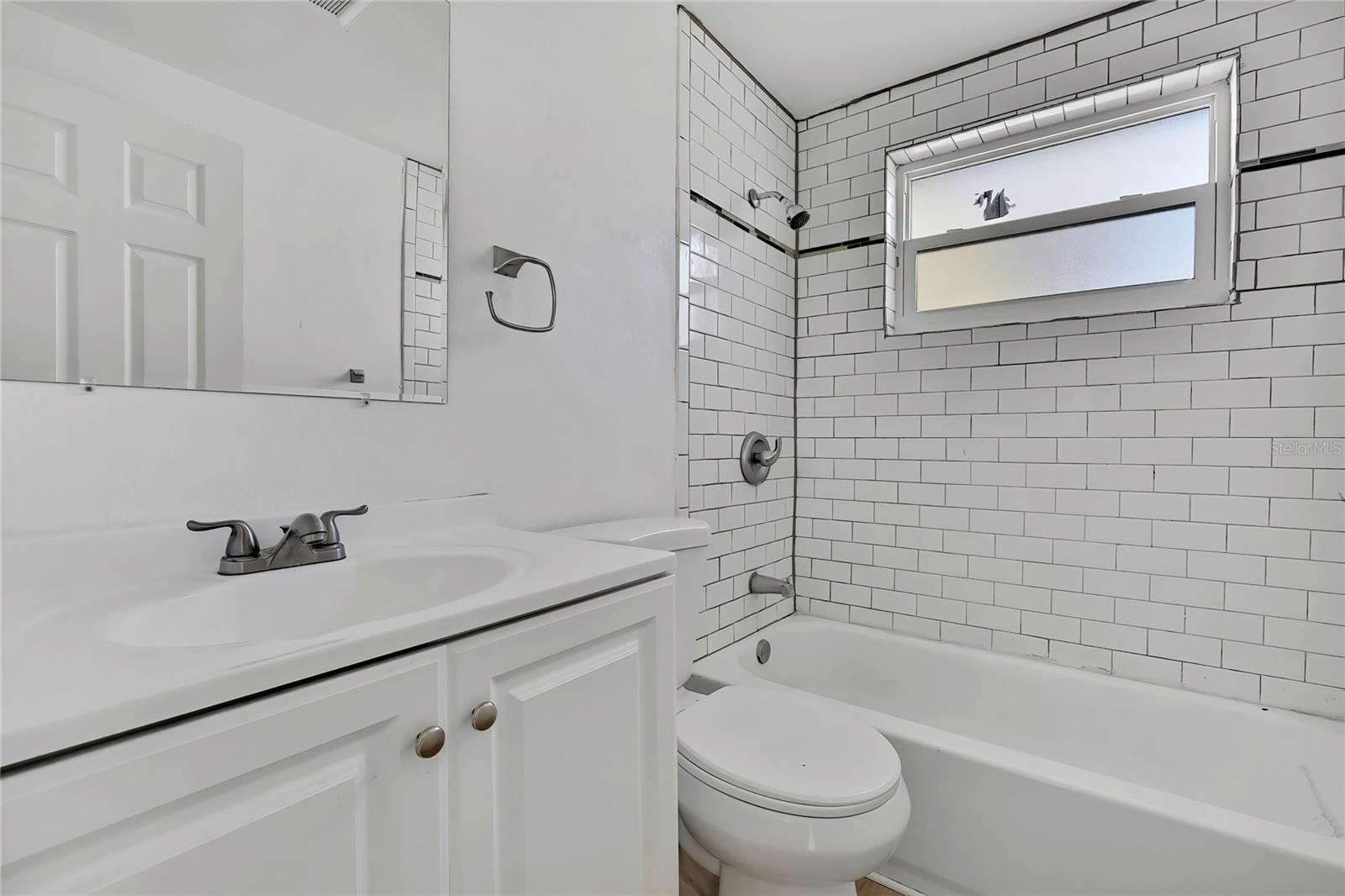 Image 24 of 33 For 4841 Manor Drive