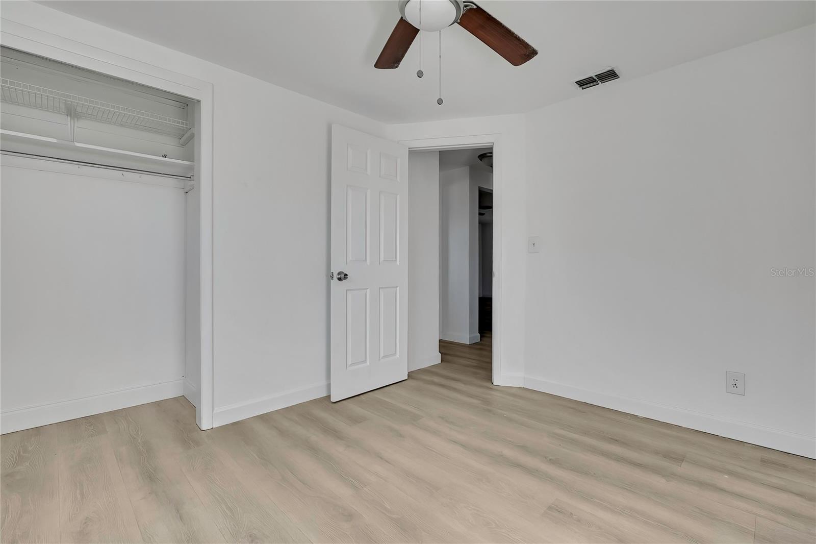 Image 27 of 33 For 4841 Manor Drive