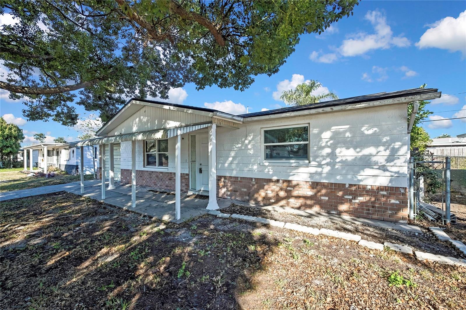 Image 3 of 33 For 4841 Manor Drive