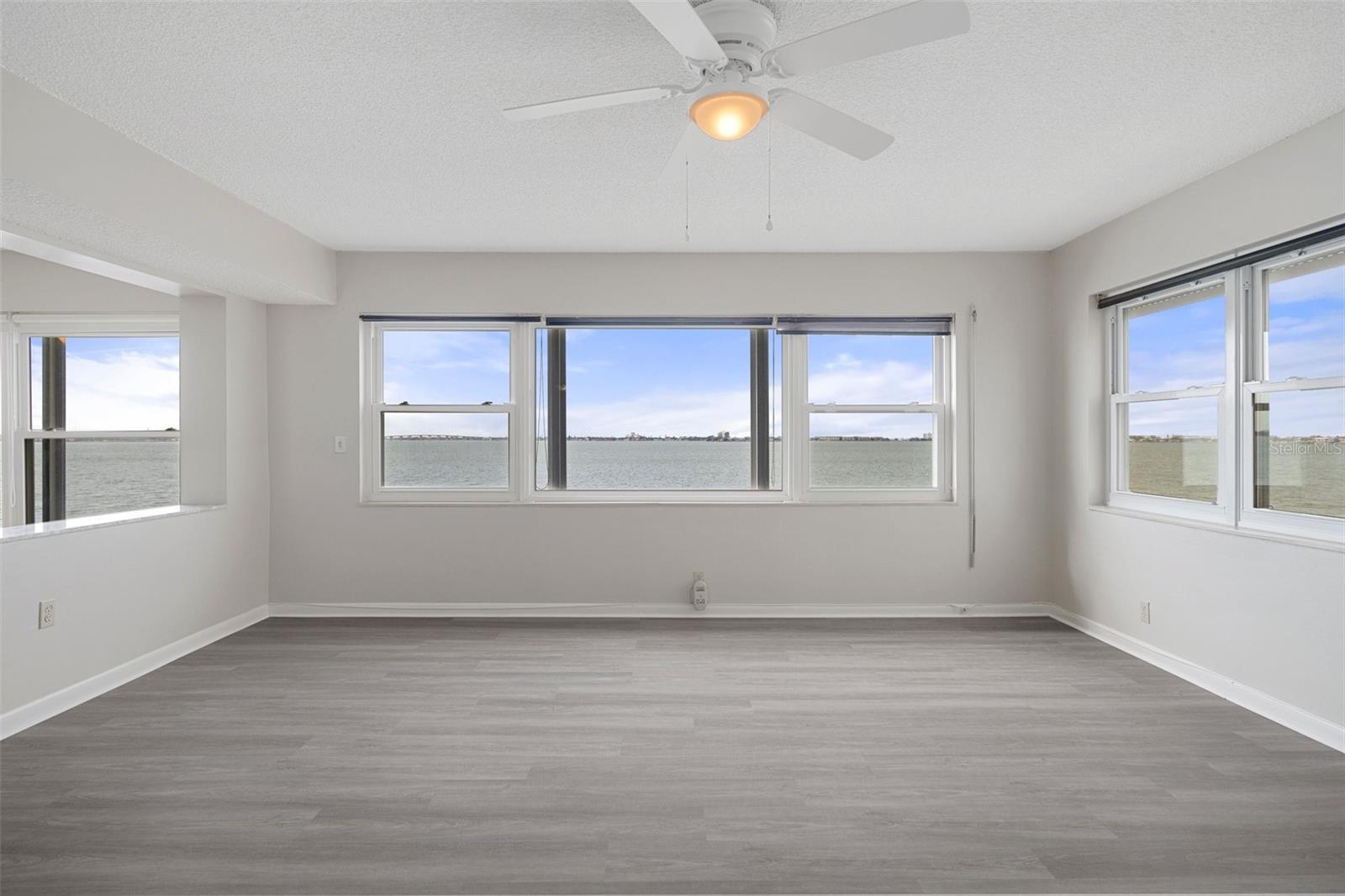 Image 14 of 48 For 5980 Shore Boulevard S 312