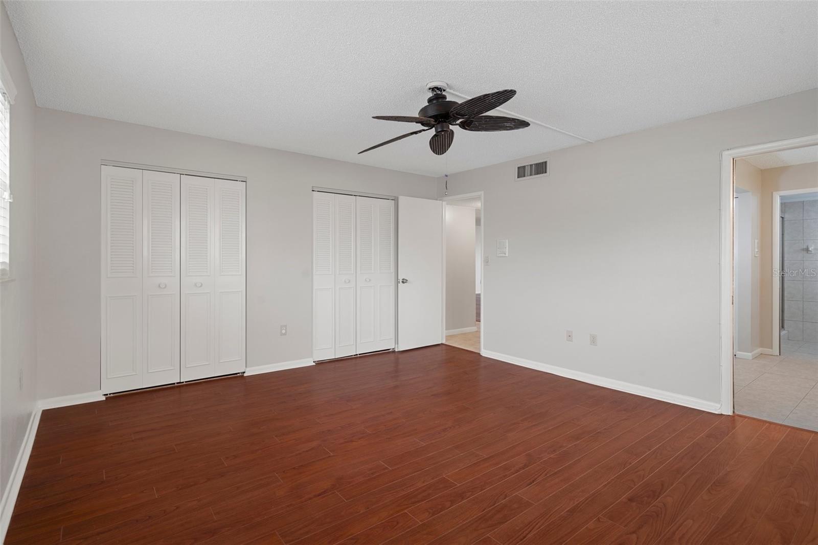 Image 26 of 48 For 5980 Shore Boulevard S 312