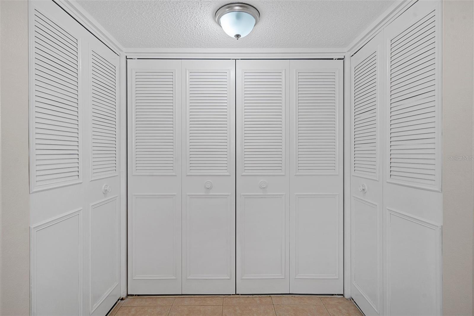 Image 31 of 48 For 5980 Shore Boulevard S 312