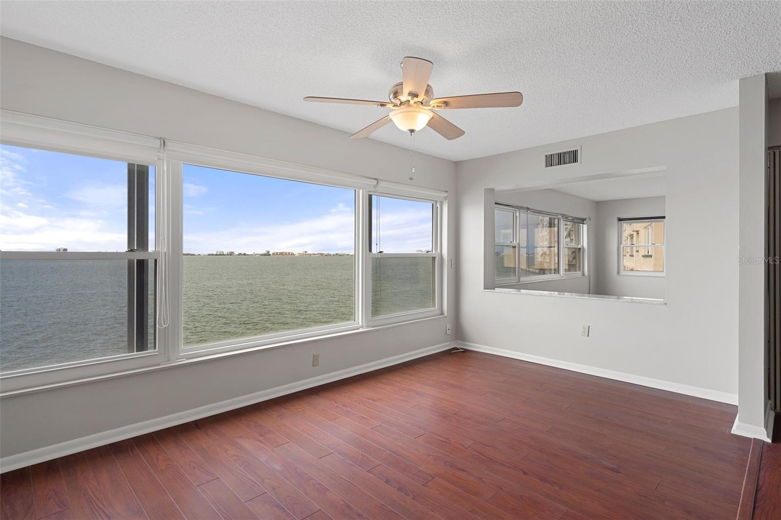 Image 8 of 48 For 5980 Shore Boulevard S 312