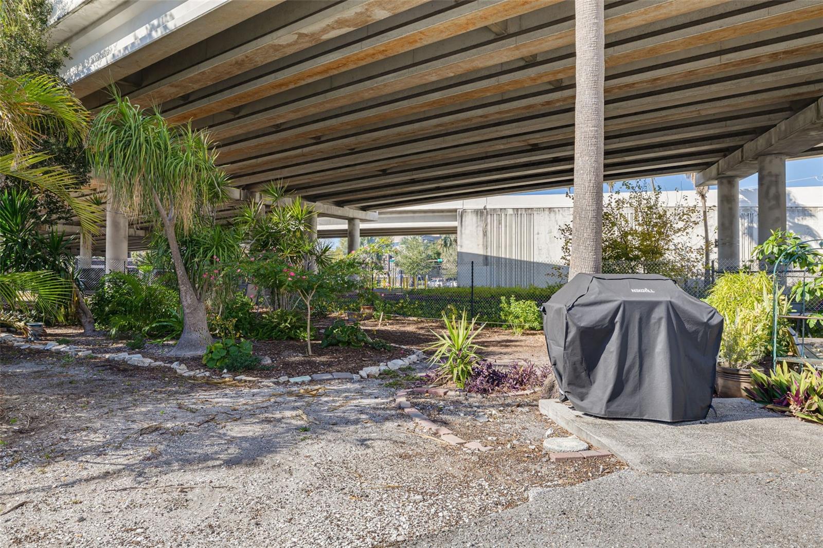 Image 21 of 24 For 841 4th Avenue N 38