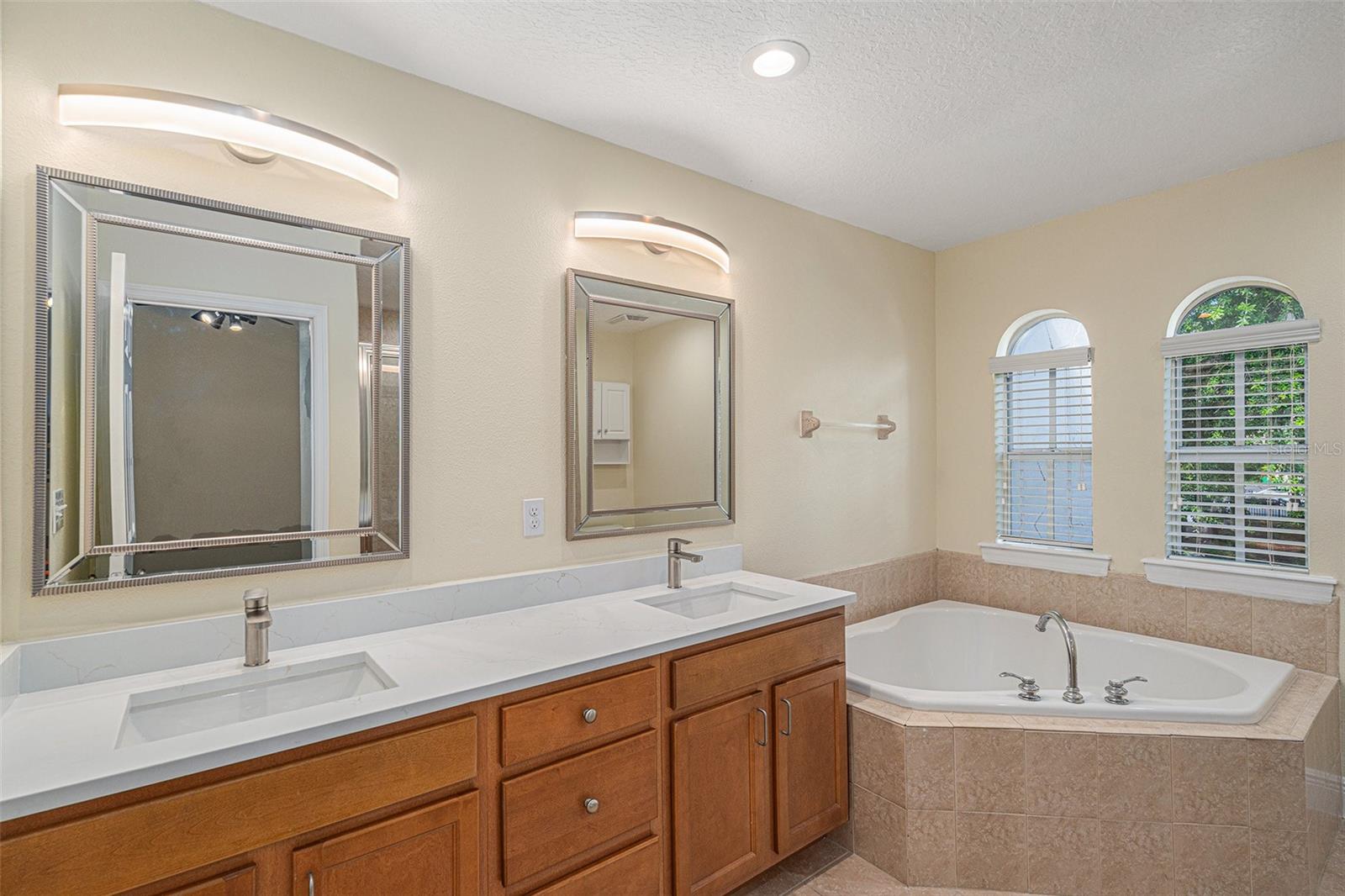 Image 13 of 26 For 111 Melville Avenue 2