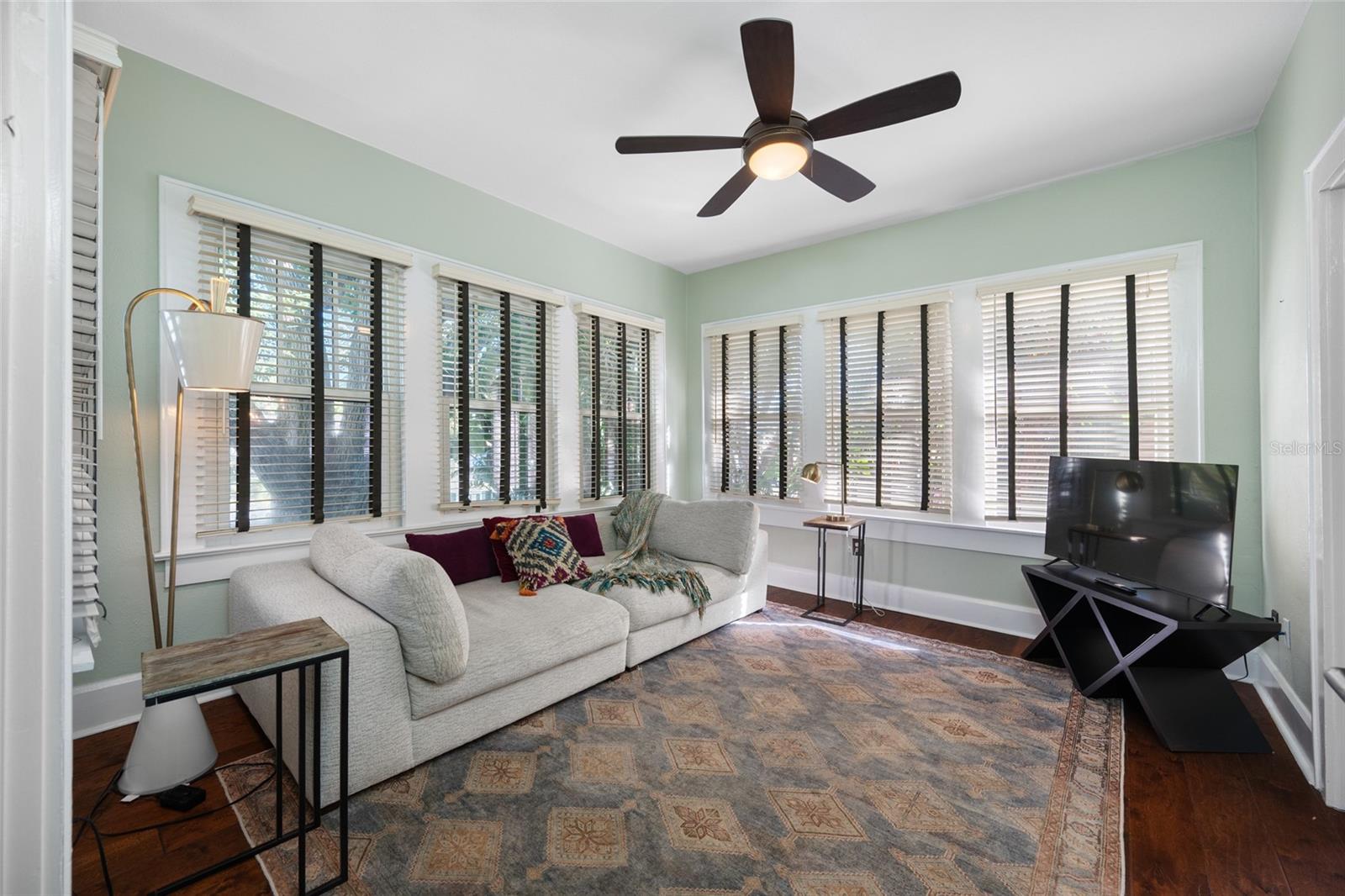 Image 11 of 66 For 1101 Granada Street