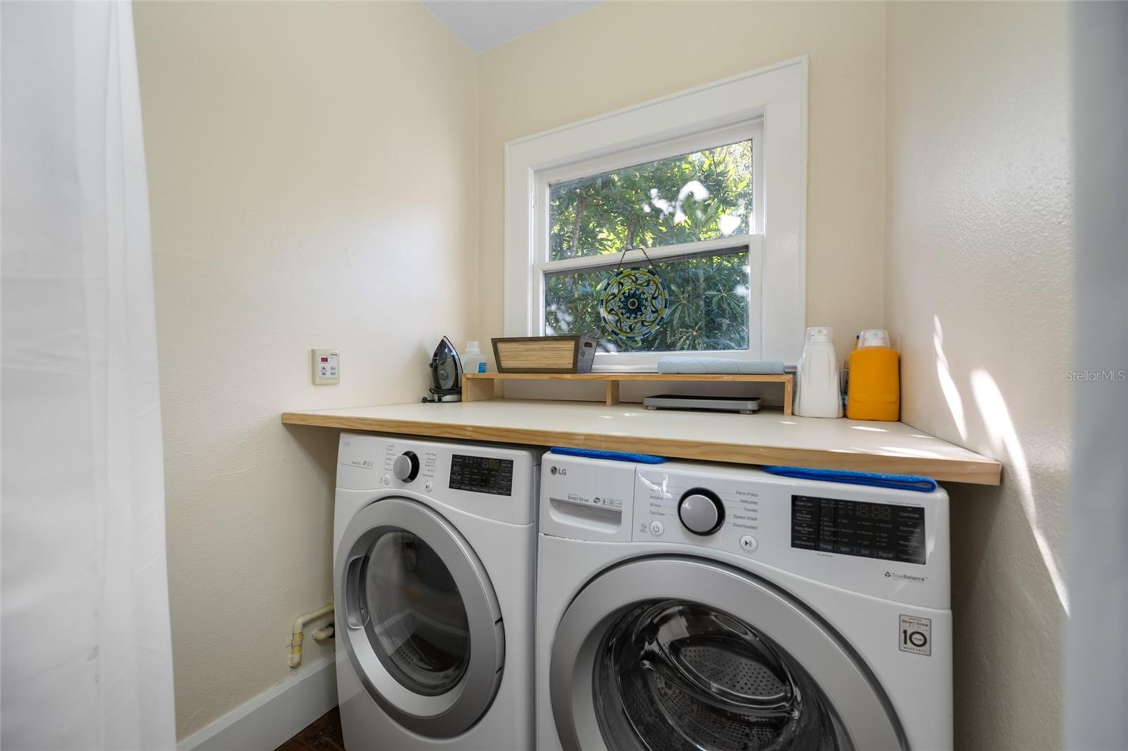 Image 18 of 66 For 1101 Granada Street