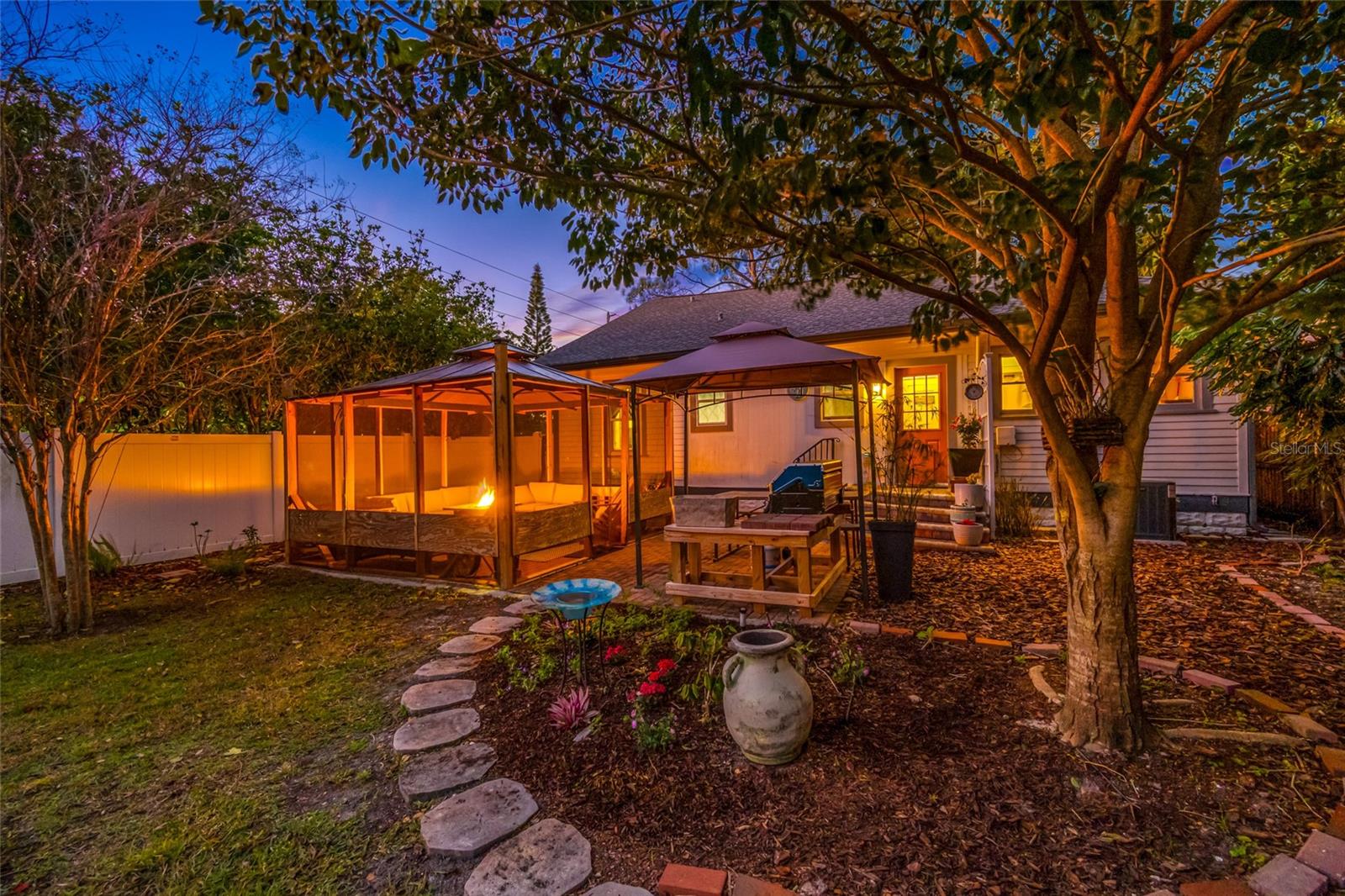 Image 38 of 66 For 1101 Granada Street