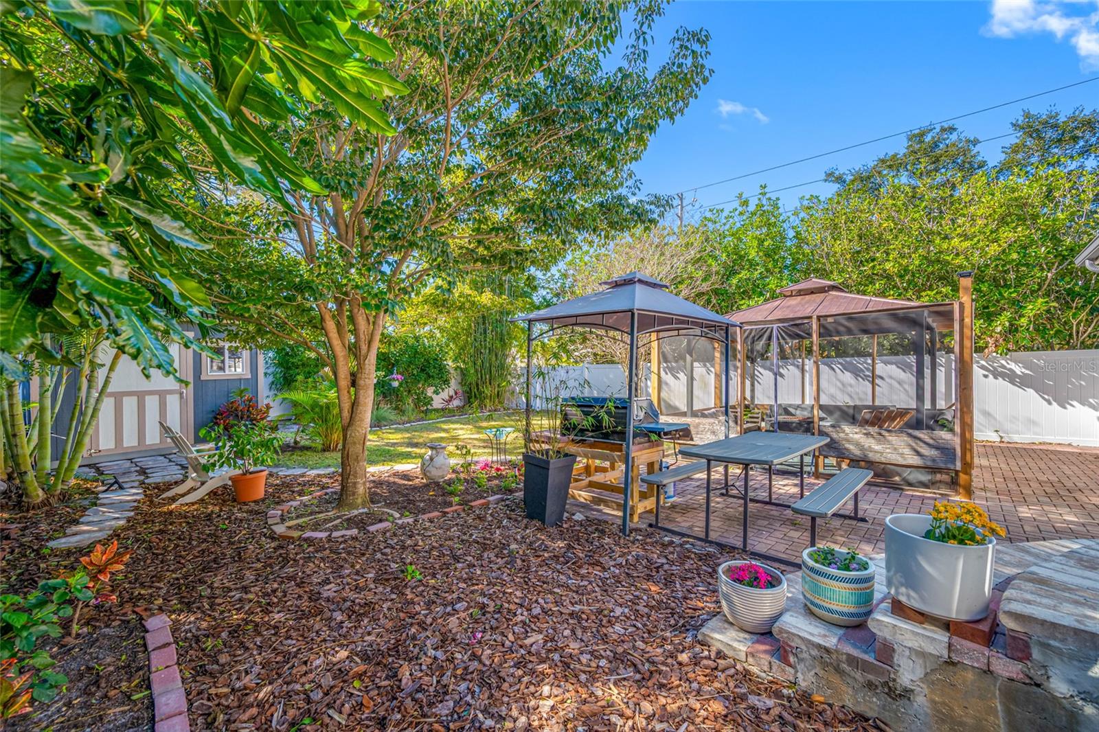 Image 42 of 66 For 1101 Granada Street