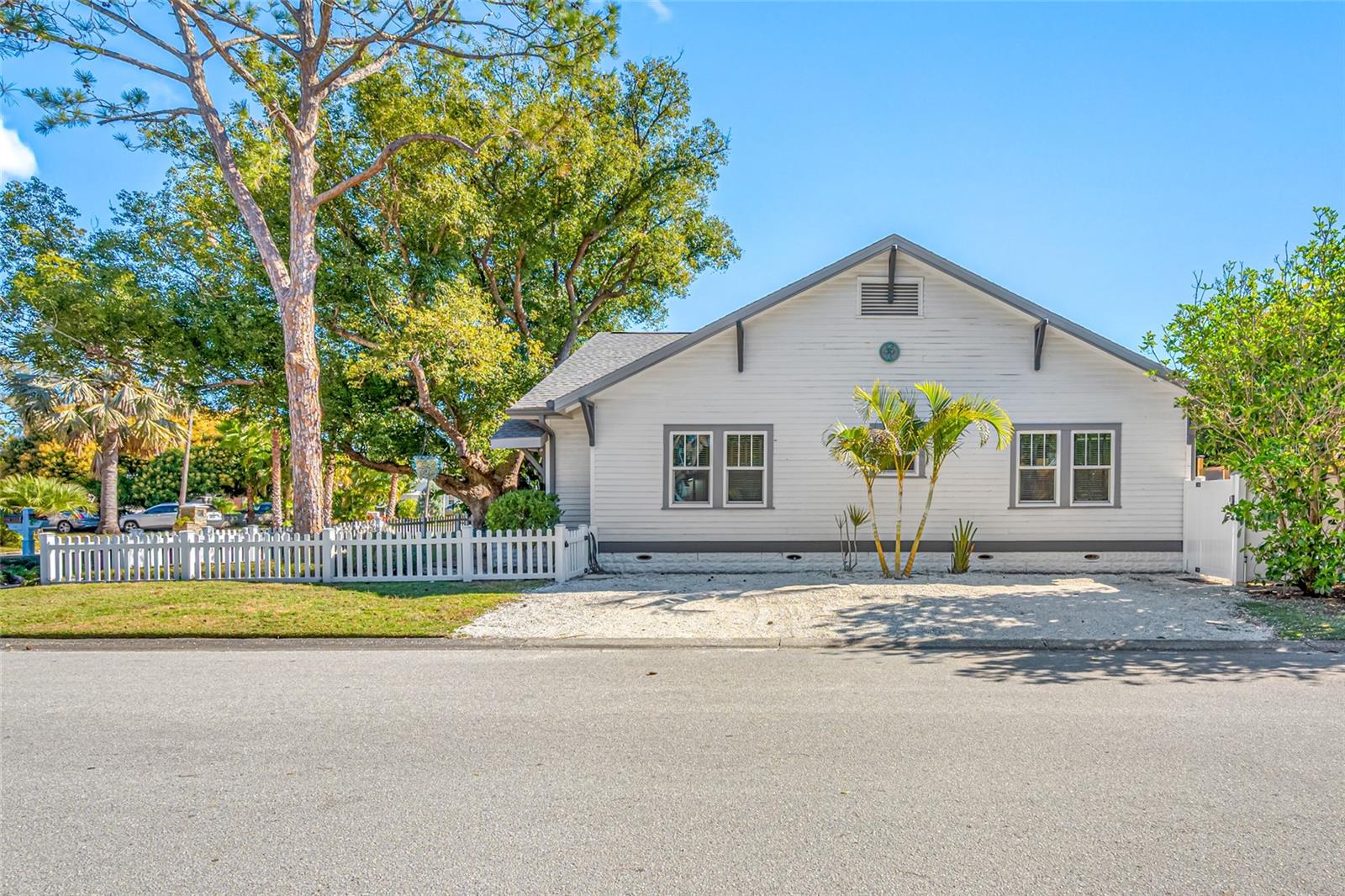 Image 43 of 66 For 1101 Granada Street