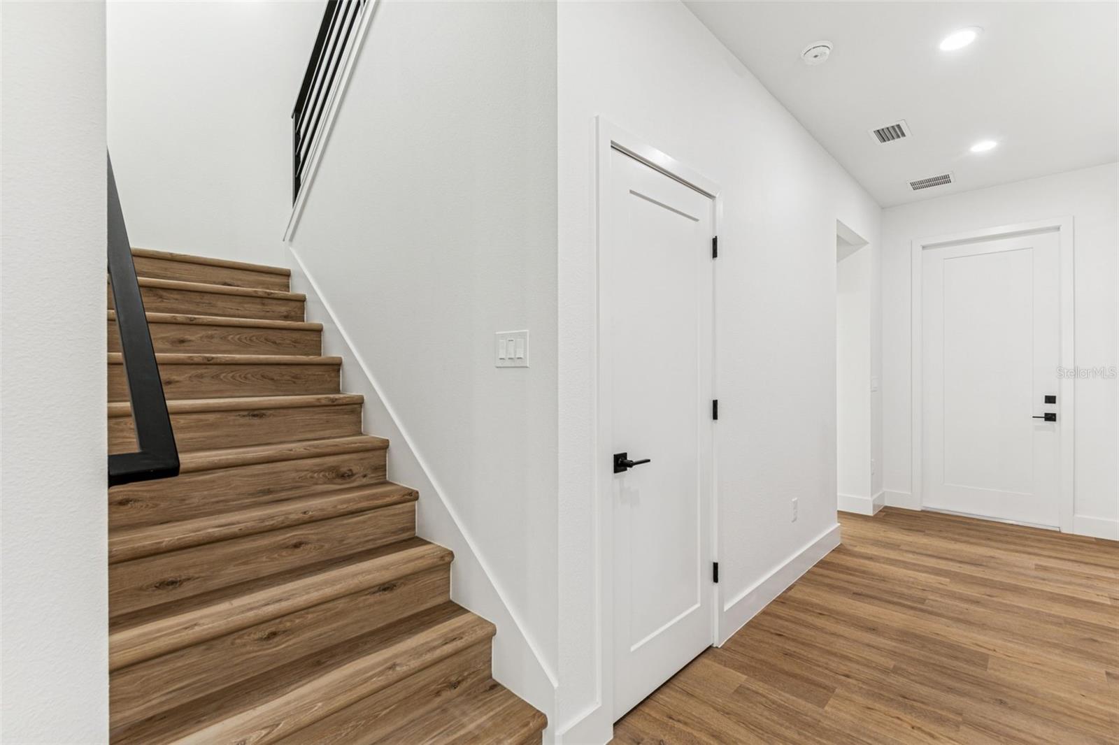 Image 11 of 49 For 2905 21st Street