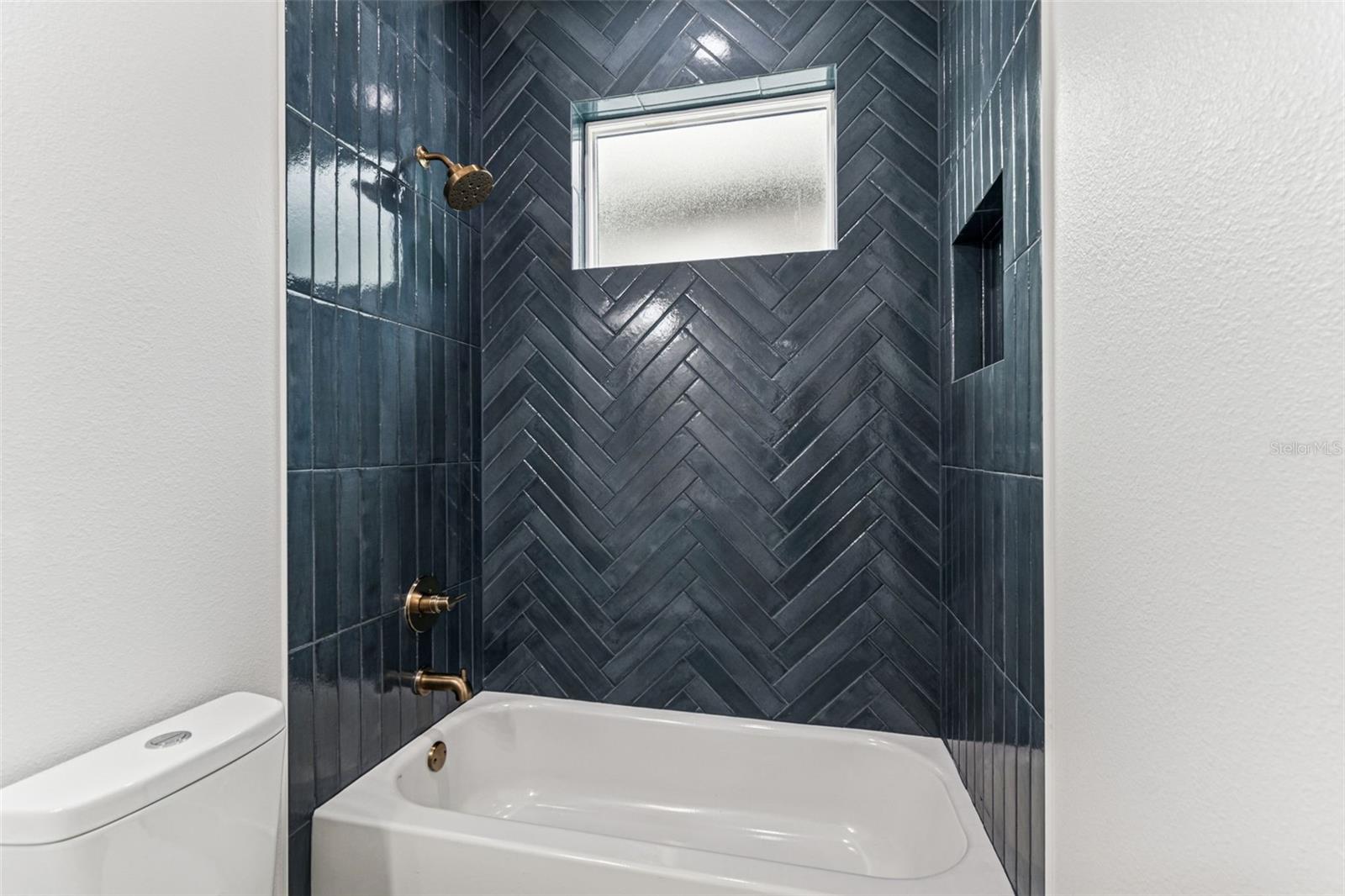 Image 22 of 49 For 2905 21st Street