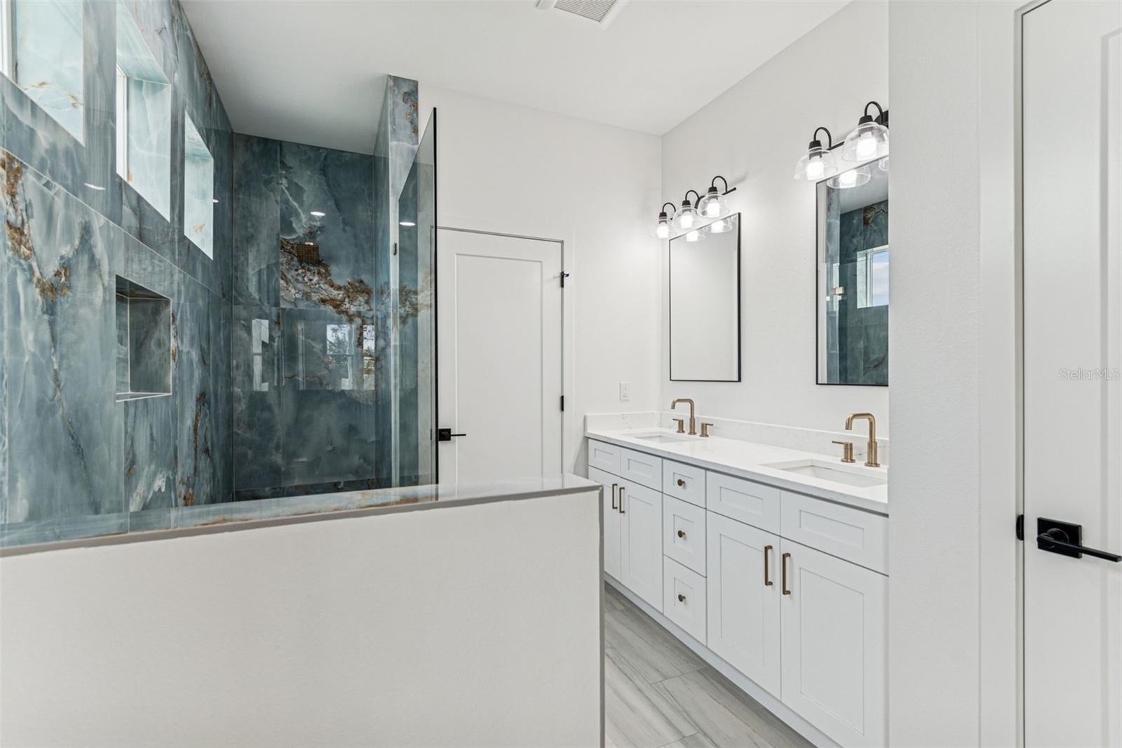 Image 32 of 49 For 2905 21st Street