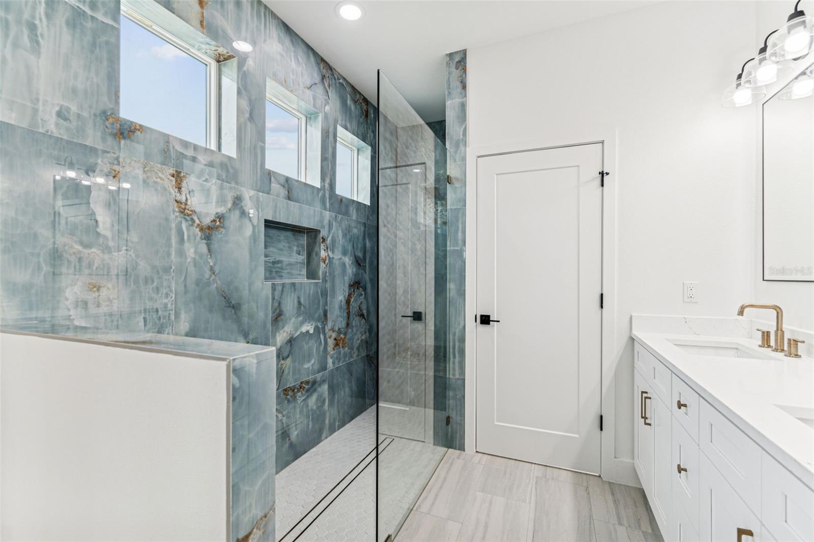 Image 34 of 49 For 2905 21st Street