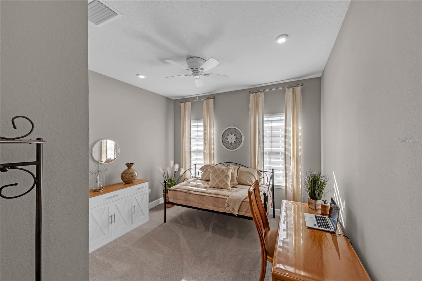 Image 17 of 51 For 29271 Sedgeway Boulevard