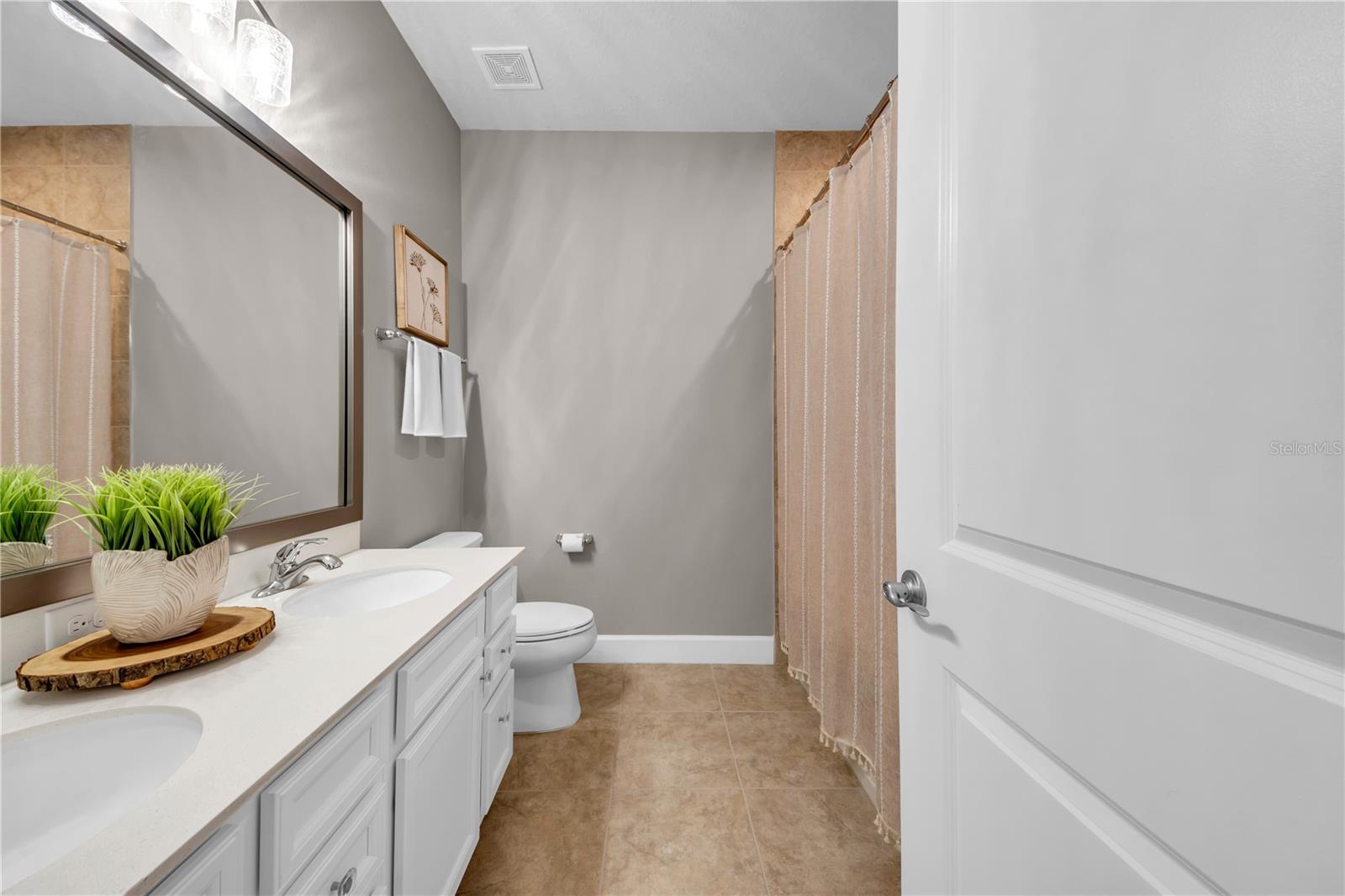 Image 18 of 51 For 29271 Sedgeway Boulevard