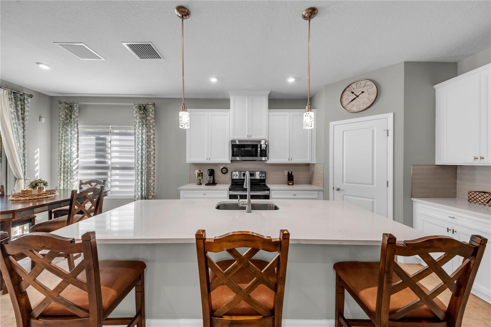 Image 4 of 51 For 29271 Sedgeway Boulevard