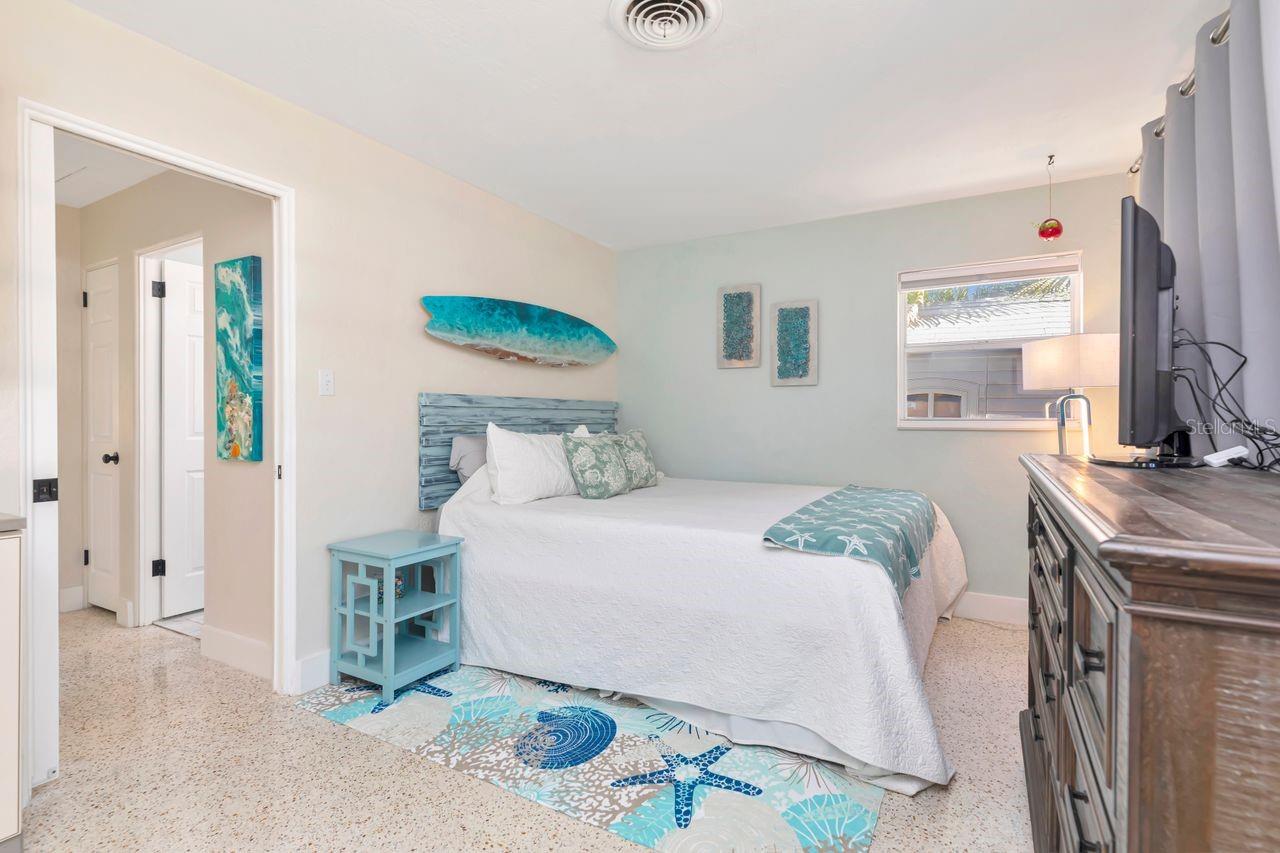 Image 24 of 68 For 201 79th Avenue Ne