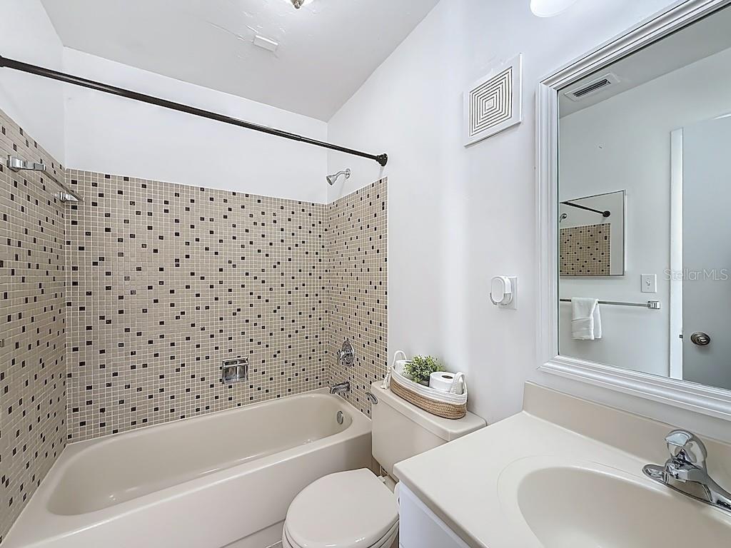 Image 18 of 27 For 11218 125th Court