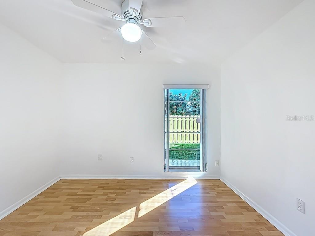 Image 21 of 27 For 11218 125th Court