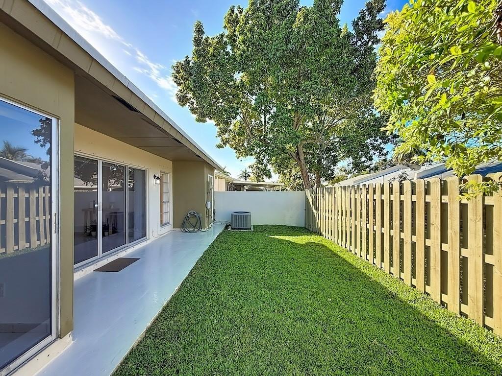 Image 5 of 27 For 11218 125th Court